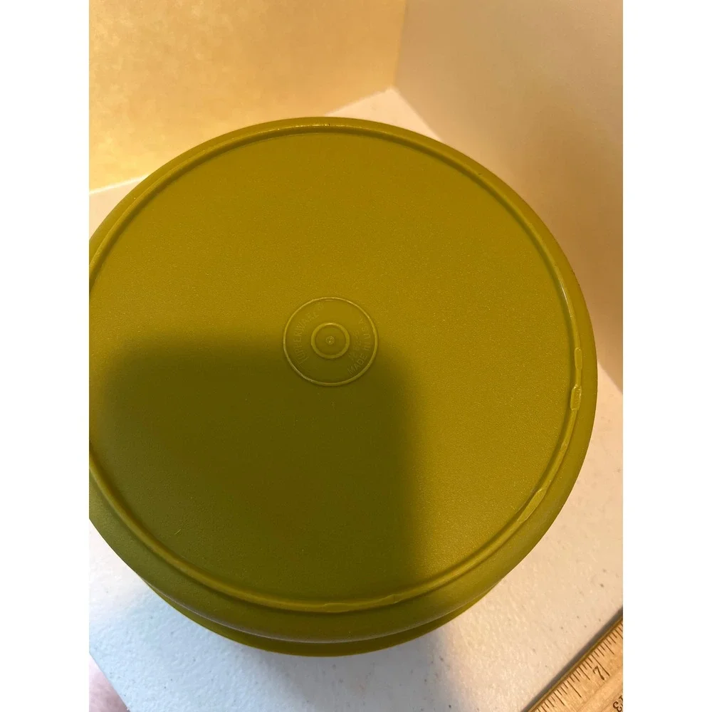 Vintage Tupperware Servalier Bowl Avocado Green Round Container with Lid 1222-6